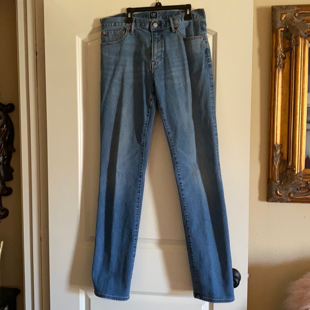 Gap jeans size 31x34. Good condition